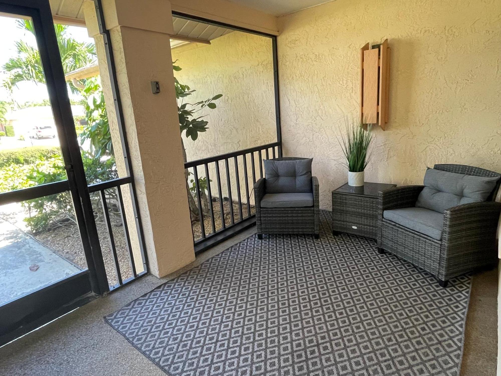 Pool Home With A New Sparkling Pool, Close To Beach, Lovely Lake View North North Naples Exteriér fotografie
