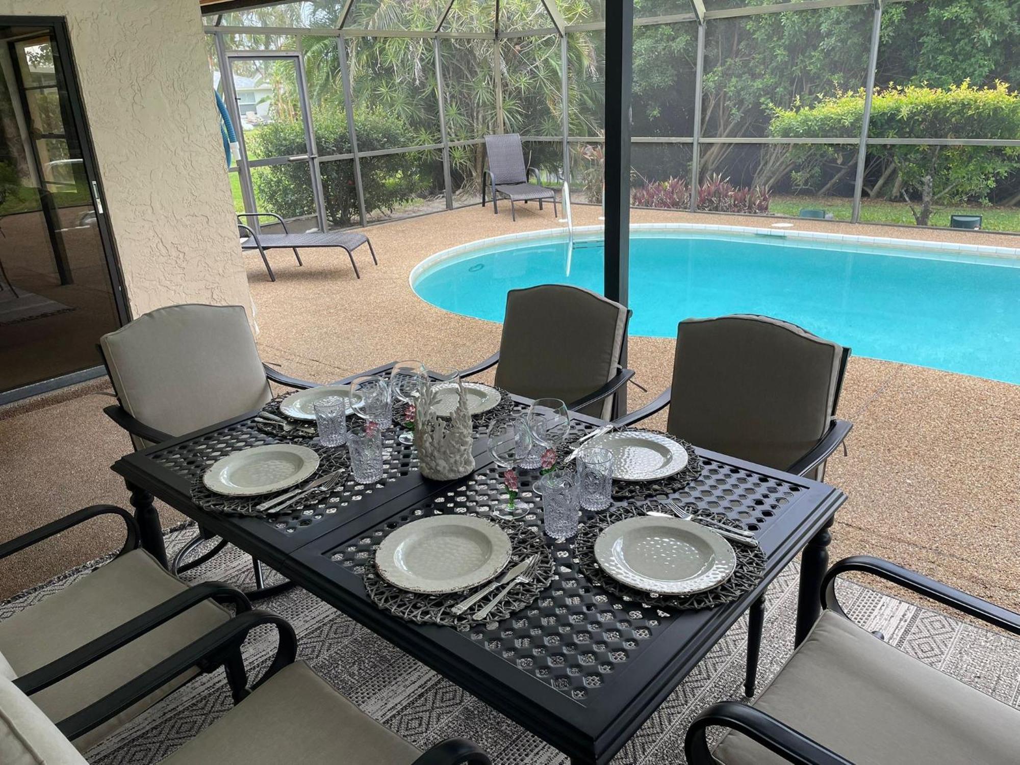Pool Home With A New Sparkling Pool, Close To Beach, Lovely Lake View North North Naples Exteriér fotografie
